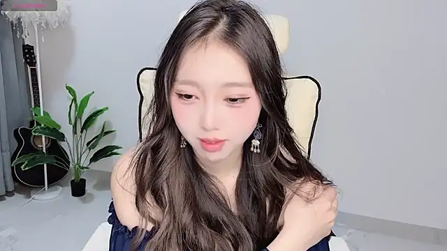 Yukiy8877 online show from March 2026 09:31:02 PM