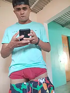HOTRAINYGOLDEN online show from July 2026 06:45:01 PM