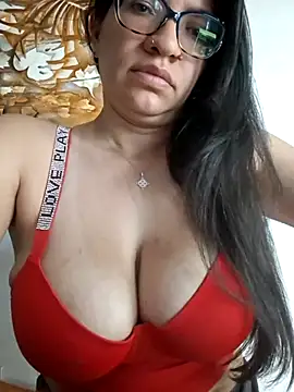 Gia-and-Lara online show from March 2026 01:22:01 PM