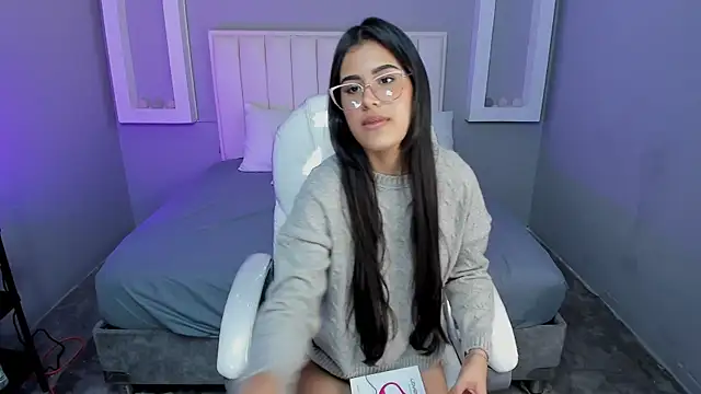 KeilyBennett online show from April 2026 08:06:02 PM