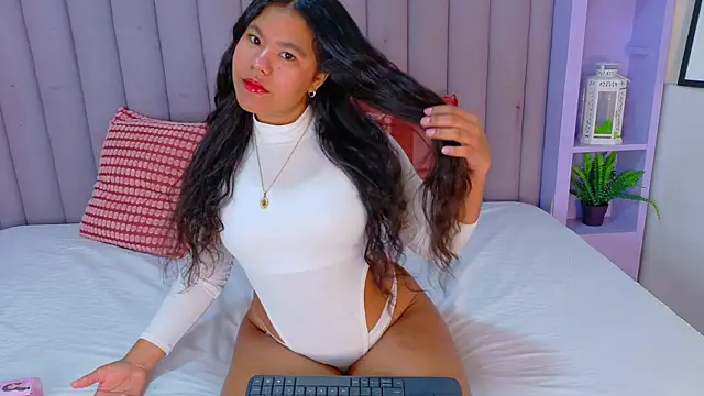 AhslyEvans   online show from April 2026 11:40:02 AM