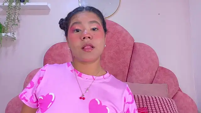 Snapshot of AhslyEvans__ chatting on May 2026 08:08:01 AM AhslyEvans online show from May 2026 08:08:01 AM