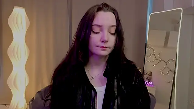 KaraNeagle online show from April 2026 06:00:02 AM