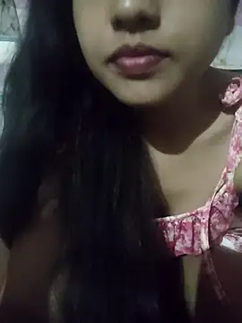 Snapshot of ALIZA_FENDY chatting on June 2026 06:33:01 PM ALIZA FENDY online show from June 2026 06:33:01 PM