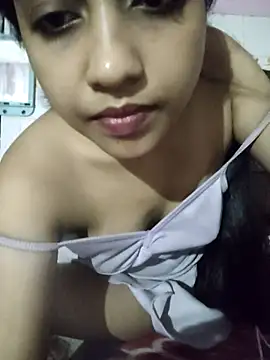 Snapshot of ALIZA_FENDY chatting on July 2026 08:01:02 PM ALIZA FENDY online show from July 2026 08:01:02 PM