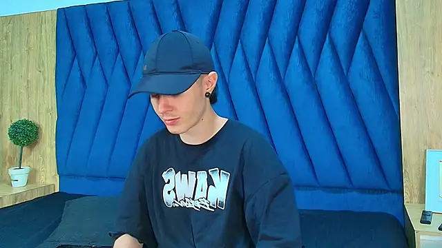 lio     online show from April 2026 03:18:01 AM