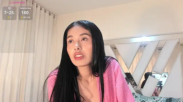 Snapshot of candy_skyy chatting on April 2026 07:07:02 PM candy skyy online show from April 2026 07:07:02 PM