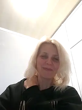 MiaLove183 online show from April 2026 01:42:02 PM