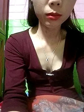 AmyLinee01 online show from April 2026 05:36:01 PM