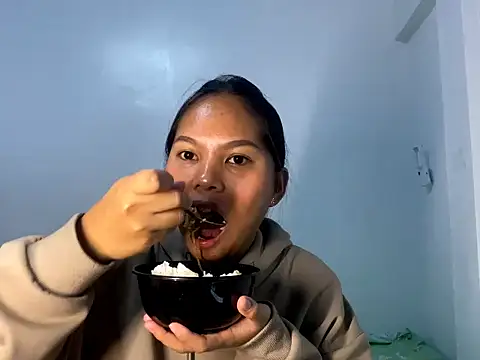 CorrinaThach online show from April 2026 03:30:02 PM