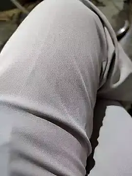 roselover2222 online show from April 2026 08:03:01 PM