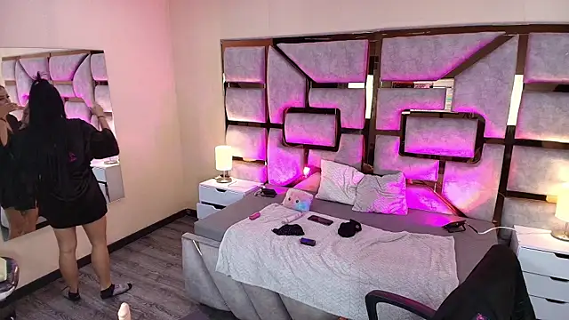 brithny bratz  online show from April 2026 04:01:01 AM