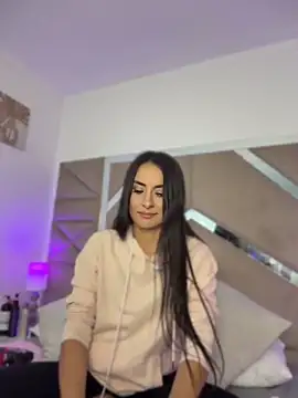 Snapshot of velvetlunaa_ chatting on June 2026 01:32:02 PM velvetlunaa online show from June 2026 01:32:02 PM