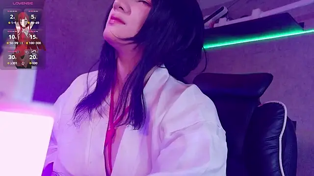 Carmillaa online show from April 2026 10:13:02 PM