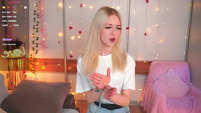 ScarlettRansdell online show from April 2026 04:15:02 PM