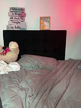 Miia coollins online show from April 2026 07:58:02 PM