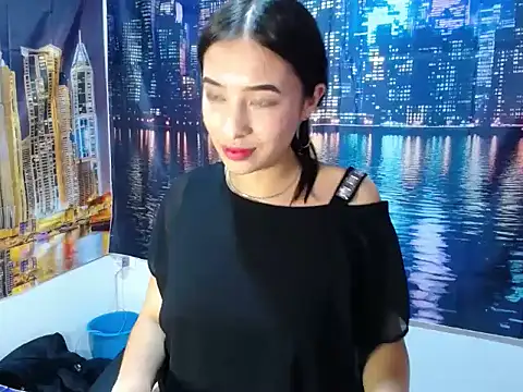 Itze Mua online show from March 2026 07:12:02 AM