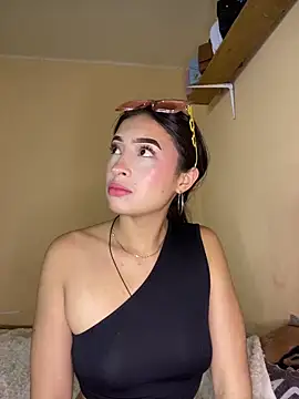 Itze Mua online show from April 2026 01:14:01 AM