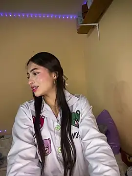 Itze Mua online show from April 2026 12:49:02 AM