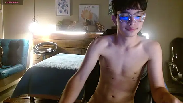 SantiTwinkyy online show from April 2026 12:24:01 PM