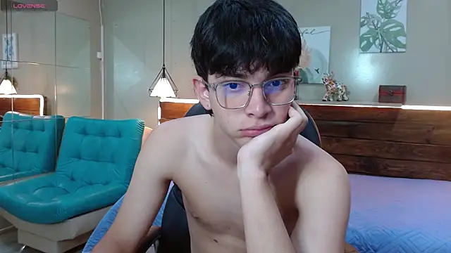 SantiTwinkyy online show from April 2026 12:19:02 PM