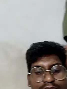 Snapshot of Macha04 chatting on May 2026 01:17:01 PM Macha04 online show from May 2026 01:17:01 PM