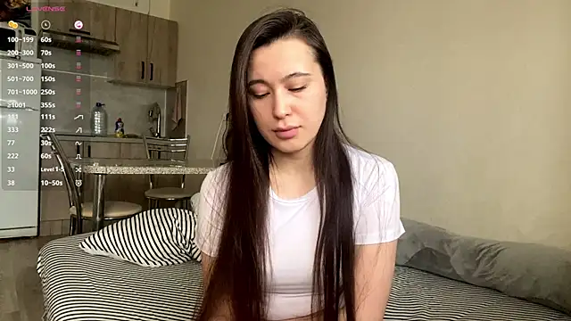 AureaMaggi online show from April 2026 05:12:02 AM