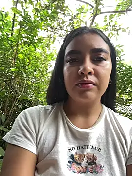 HaileyBiieber online show from April 2026 02:44:01 PM