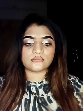 Sanaya Gil online show from April 2026 06:00:01 PM