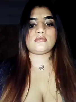 Sanaya Gil online show from April 2026 07:07:02 PM