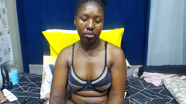 Snapshot of Candylips22 chatting on July 2026 04:45:02 PM Candylips22 online show from July 2026 04:45:02 PM