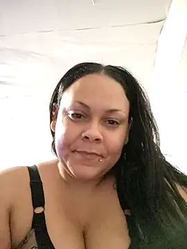 TeeTeeKitching online show from April 2026 12:41:02 AM