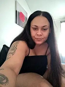 TeeTeeKitching online show from April 2026 12:21:01 PM