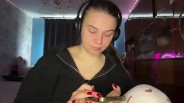 ThedaStrevell online show from April 2026 08:03:01 AM