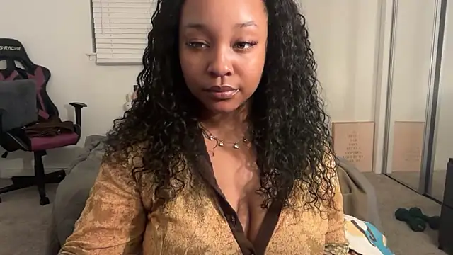 Yourmommysilk online show from April 2026 06:47:01 AM