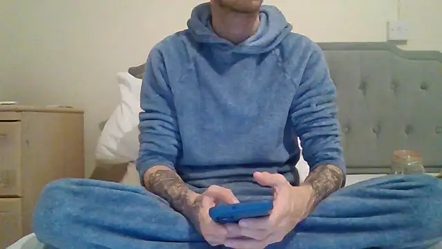 feetlovrr94 online show from March 2026 09:03:02 PM