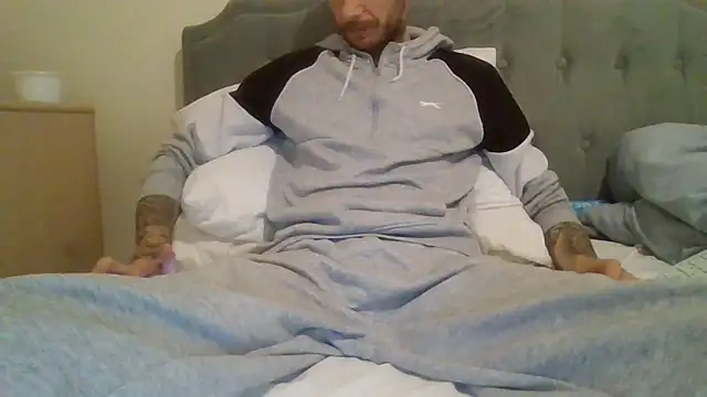 feetlovrr94 online show from April 2026 10:26:02 PM