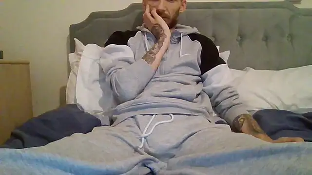 feetlovrr94 online show from April 2026 02:20:01 PM