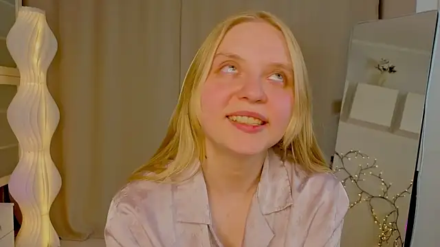 AlicaCohill online show from April 2026 07:58:01 PM