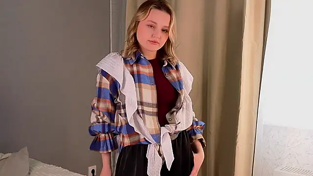 LorriMonz online show from April 2026 03:29:02 AM