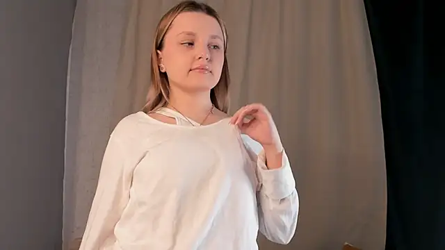 LorriMonz online show from April 2026 01:20:02 AM