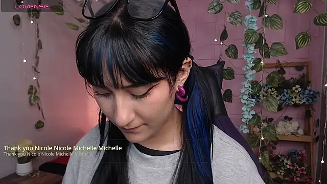 eyes moonn online show from April 2026 03:55:01 AM