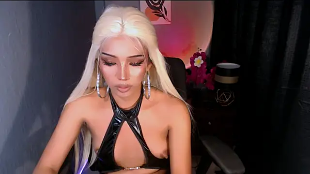 Snapshot of xEllaineCumsLotx chatting on May 2026 04:45:01 PM xEllaineCumsLotx online show from May 2026 04:45:01 PM