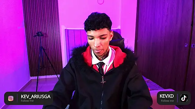 im Usuga online show from April 2026 03:51:01 PM