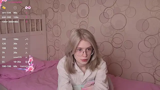 CarleySuski online show from April 2026 04:37:02 AM