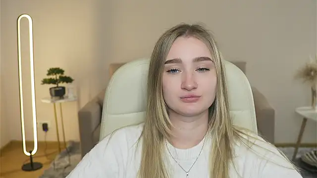 VioletteClaire online show from April 2026 08:45:01 AM