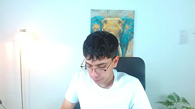 maax 18 online show from April 2026 01:52:02 PM