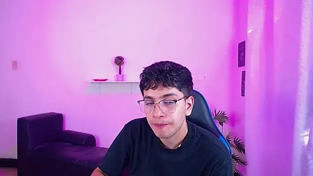 maax 18 online show from April 2026 01:22:01 PM