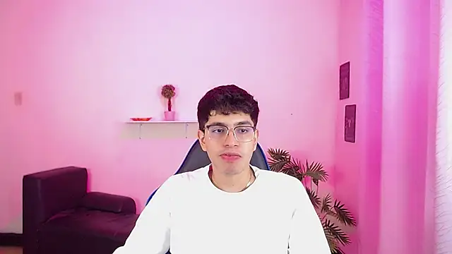 maax 18 online show from April 2026 01:44:01 PM