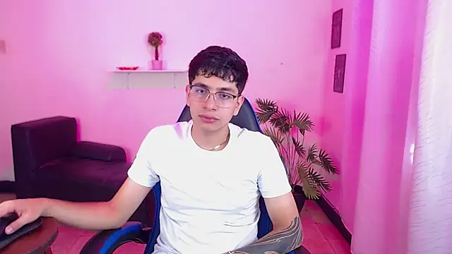 maax 18 online show from April 2026 01:49:01 PM